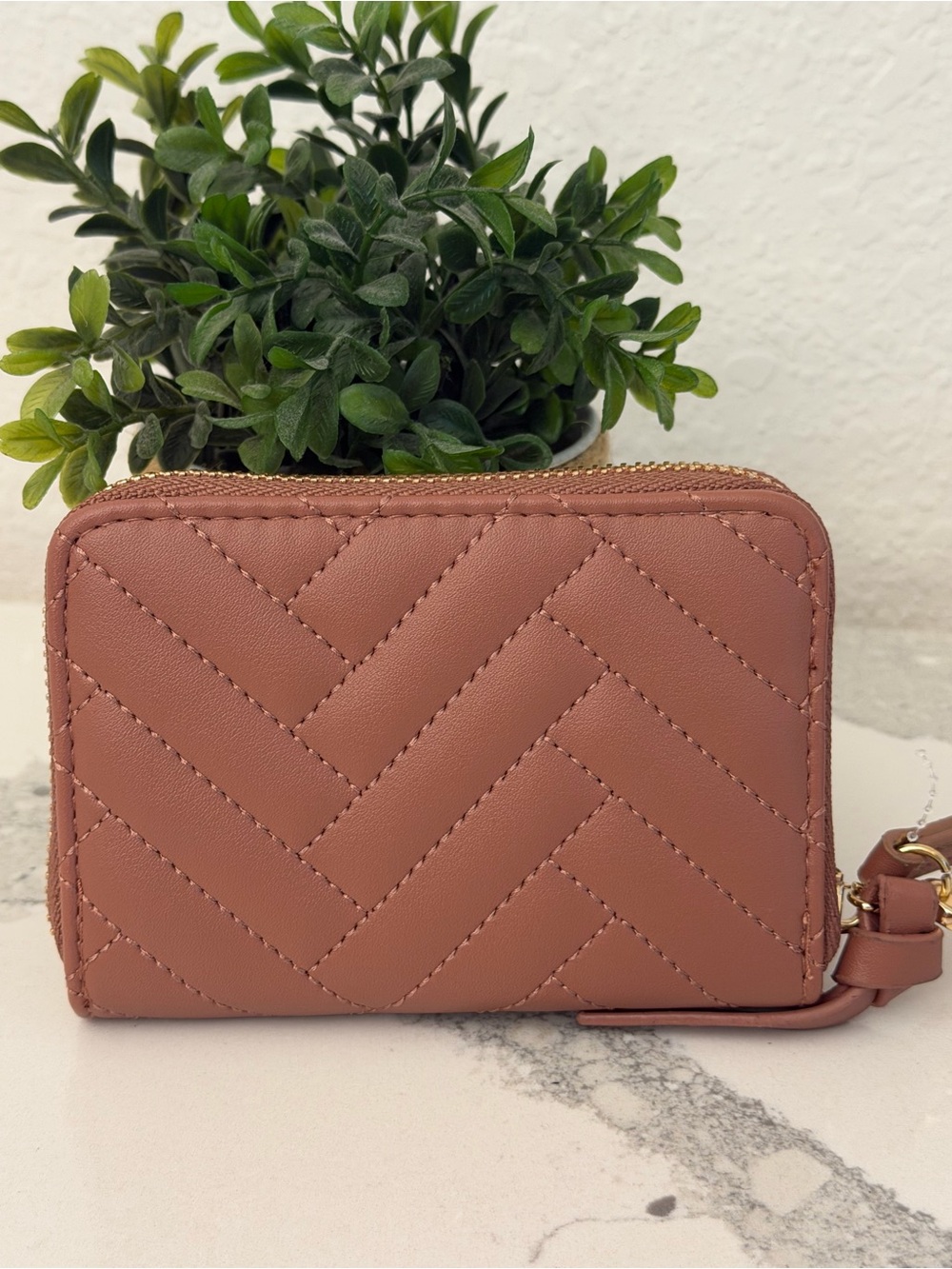New BEBE Quilted Zip Wallet in Dusty Rose Wristlet Detachable - Picture 4 of 6